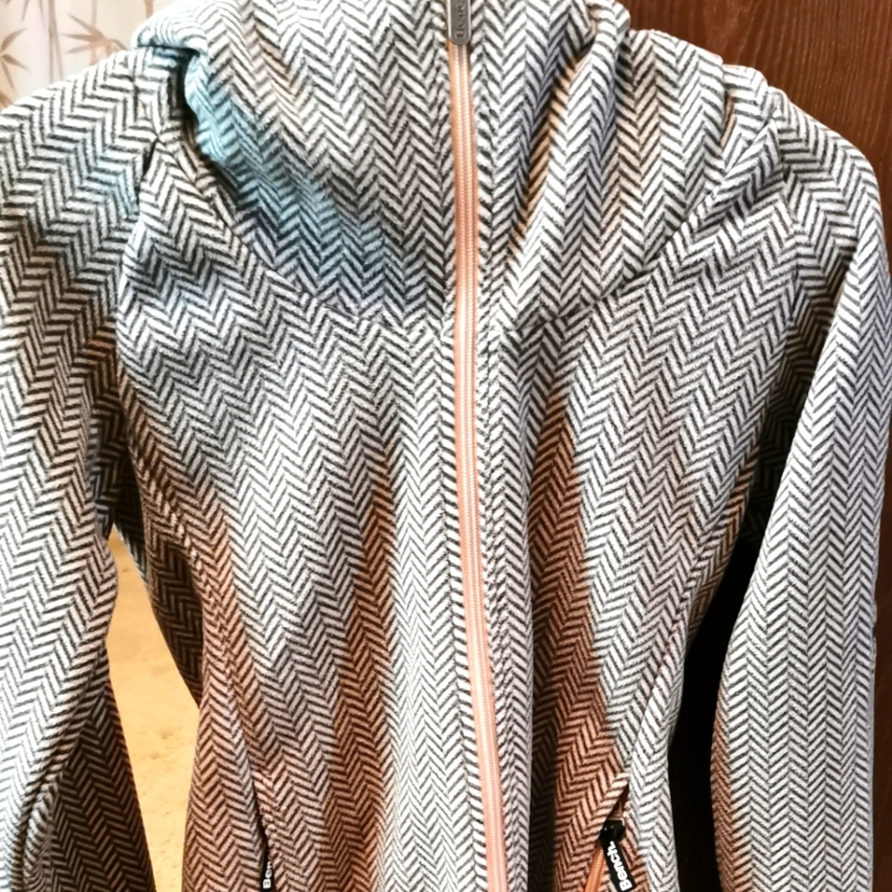 Women's medium bench sweaters